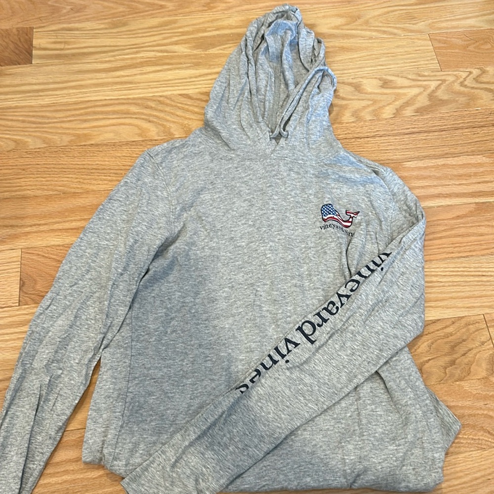 Vineyard vines sweatshirt